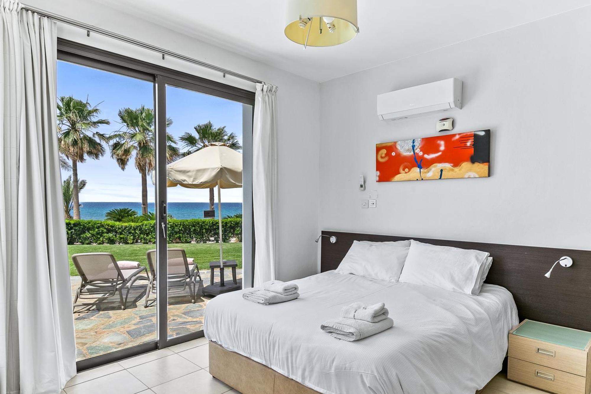 Platzia Beach Villas Pafos Dış mekan fotoğraf