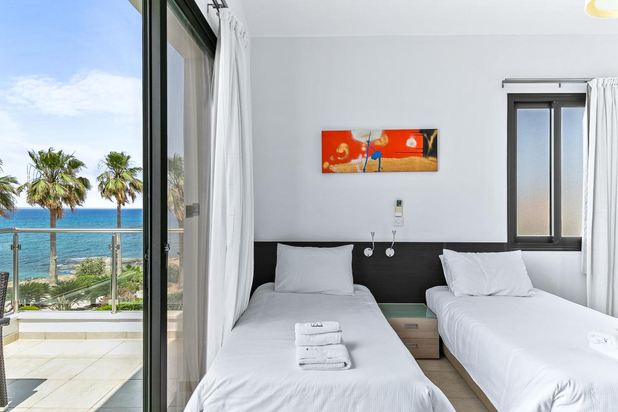 Platzia Beach Villas Pafos Dış mekan fotoğraf