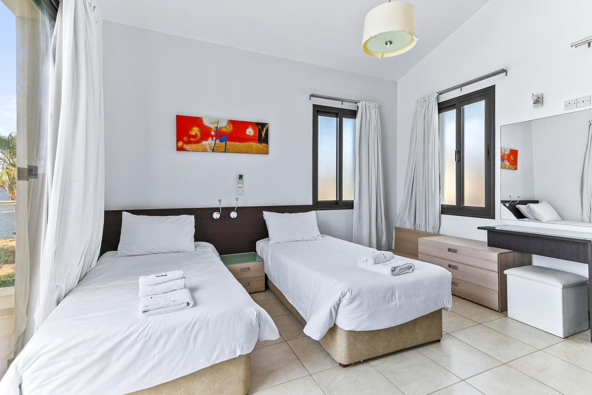 Platzia Beach Villas Pafos Dış mekan fotoğraf
