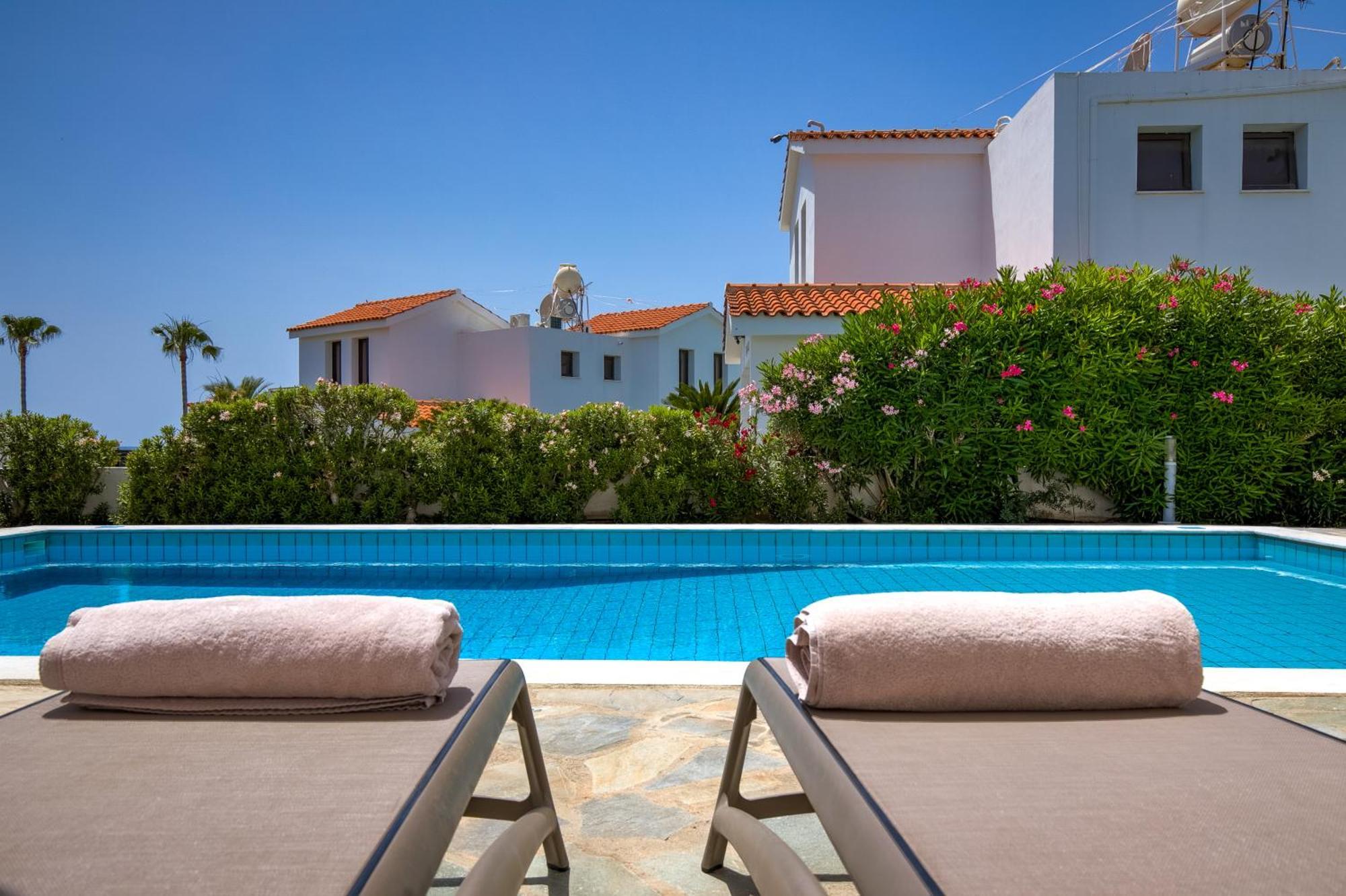 Platzia Beach Villas Pafos Dış mekan fotoğraf