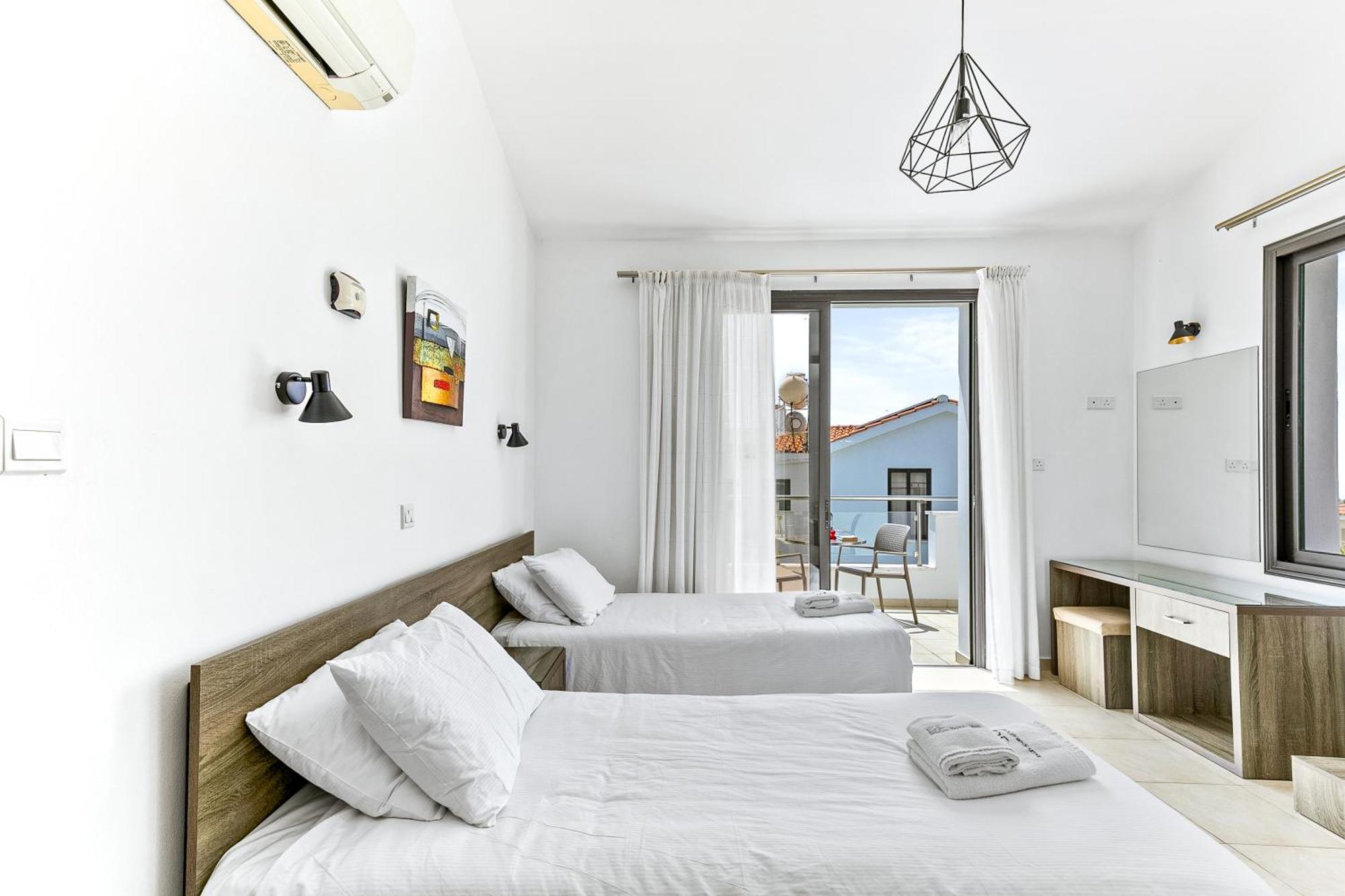 Platzia Beach Villas Pafos Dış mekan fotoğraf