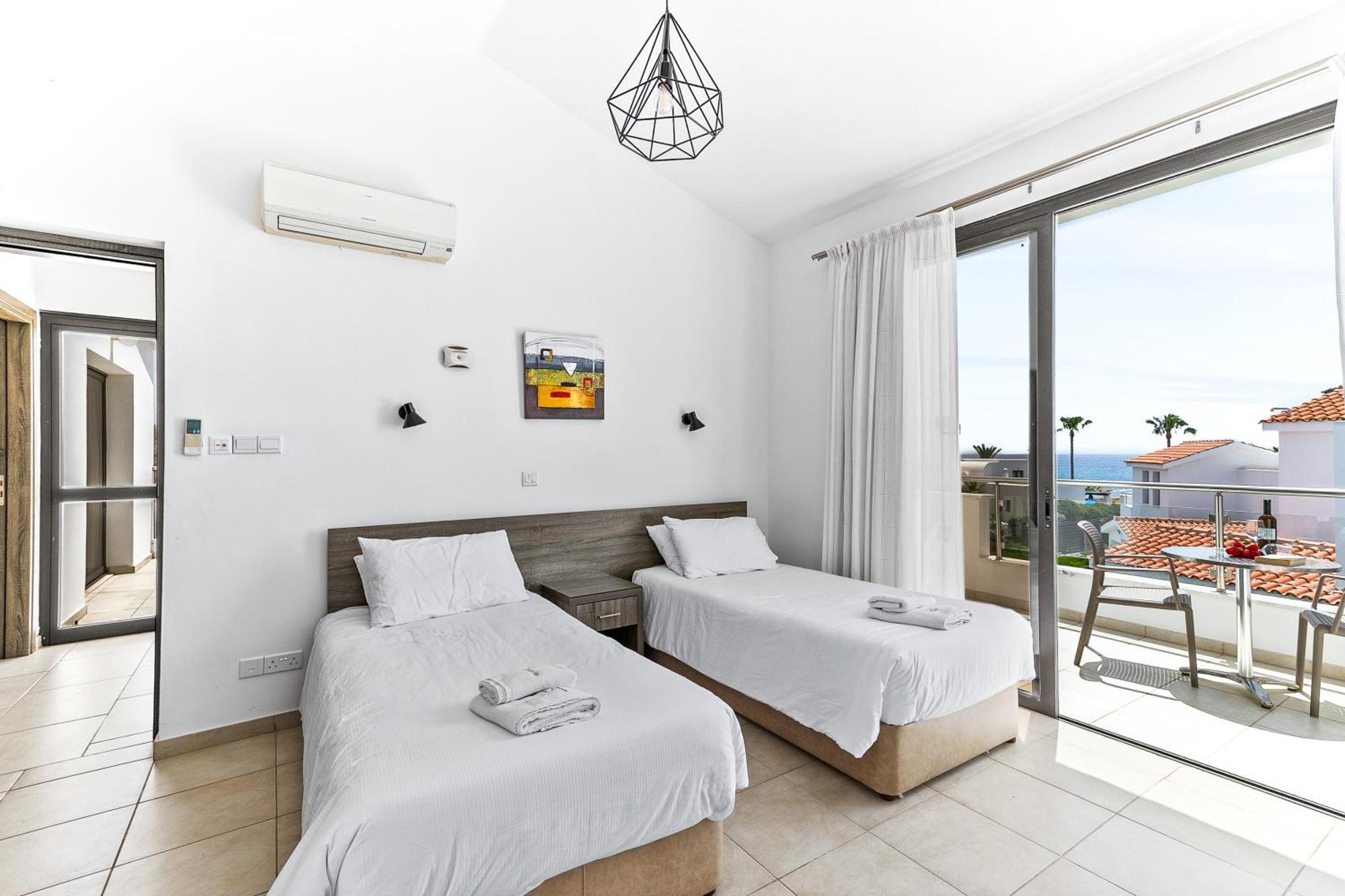 Platzia Beach Villas Pafos Dış mekan fotoğraf
